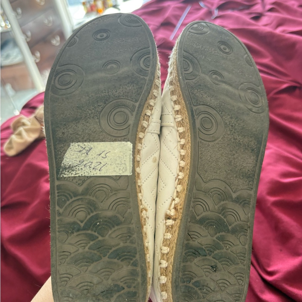 Gucci Cream Quilted Leather Espadrille Flats with Gold Double G - Picture 6 of 6